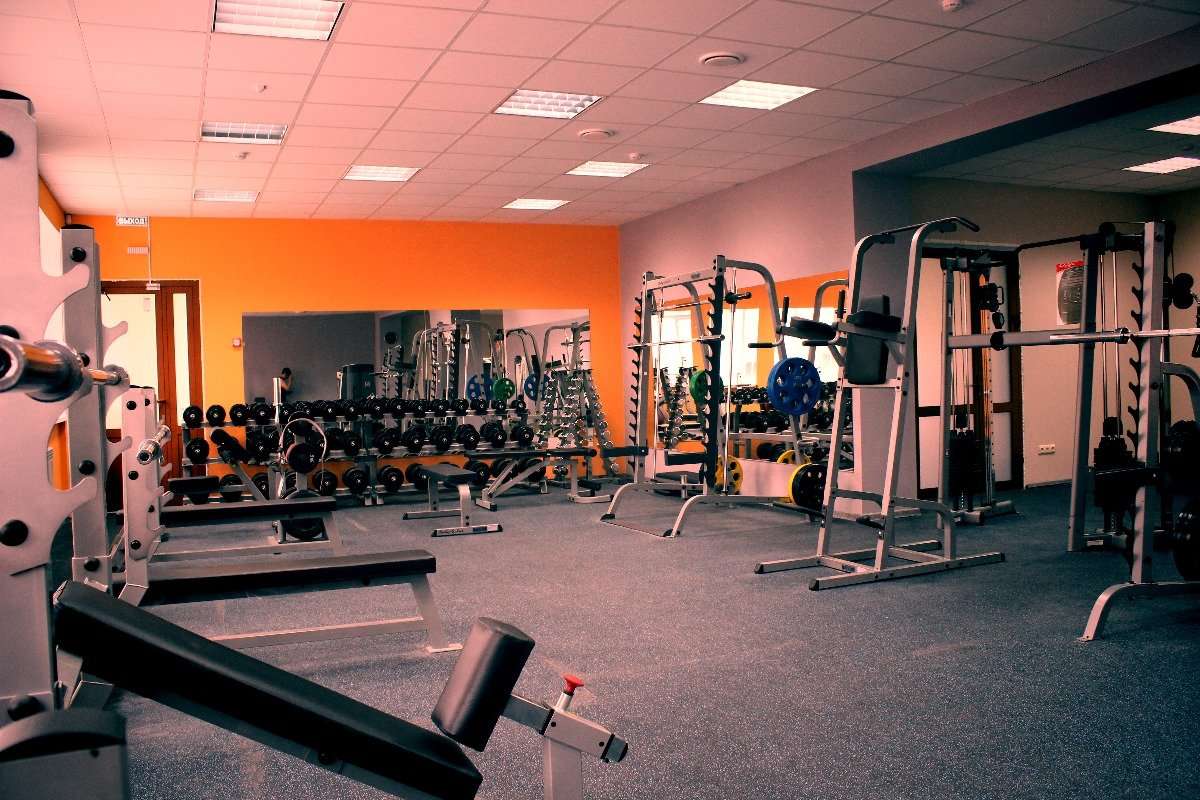 Way gym. Фитнес-клуб «body Club». Спортзал Тюмень. Gym спортзал Тюмень. Тренажерный зал Тюмень мыс.